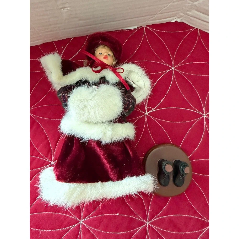 Vintage Christmas Caroler Figurine Burgundy Velvet Faux Fur Victorian 8.5